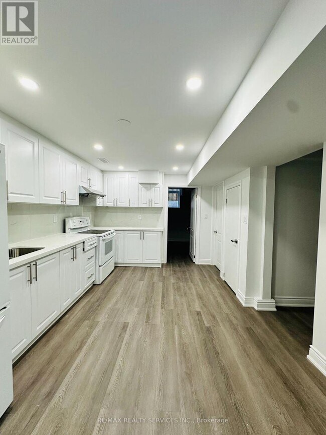 10 Nuttall St in Brampton, ON - Building Photo - Building Photo