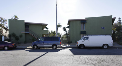 Park Tampa Apartments in Reseda, CA - Building Photo - Building Photo