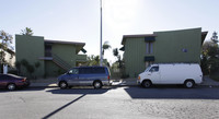 Park Tampa Apartments in Reseda, CA - Foto de edificio - Building Photo