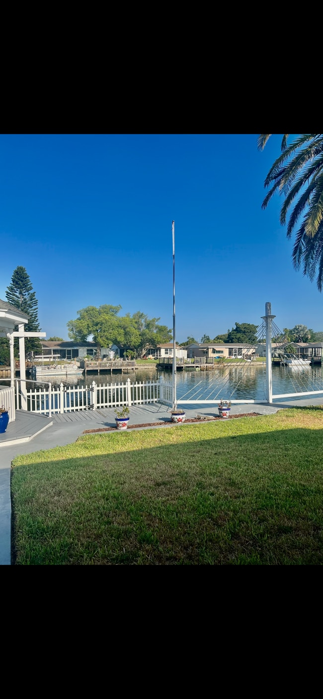 2337 Hama Dr in Holiday, FL - Building Photo - Building Photo