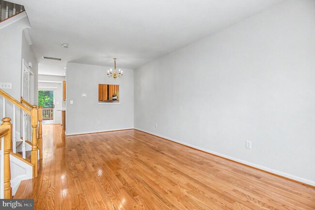 45527 Grand Central Sq in Sterling, VA - Building Photo - Building Photo