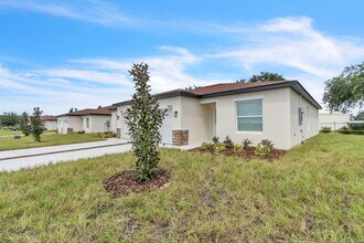 2533 Slim Haywood Ave in Tavares, FL - Building Photo - Building Photo