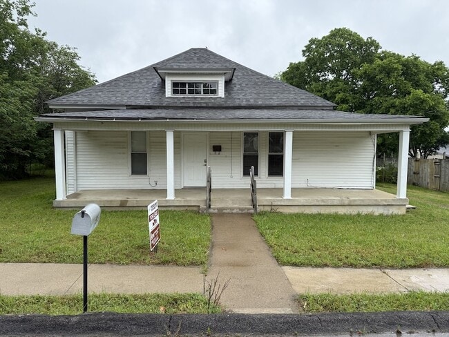 property at 575 Limestone Ave