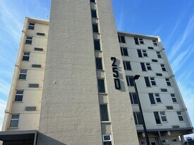 250 Shore Rd in Long Beach, NY - Building Photo