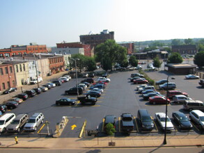 Peregrine Downtown Lofts in Kalamazoo, MI - Building Photo - Building Photo