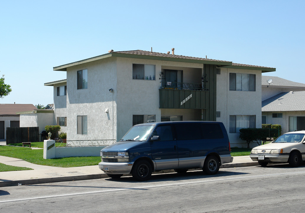 2015 N Ventura Blvd in Oxnard, CA - Foto de edificio