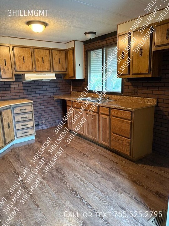 22 W Kidds Mill Rd in Transfer, PA - Building Photo