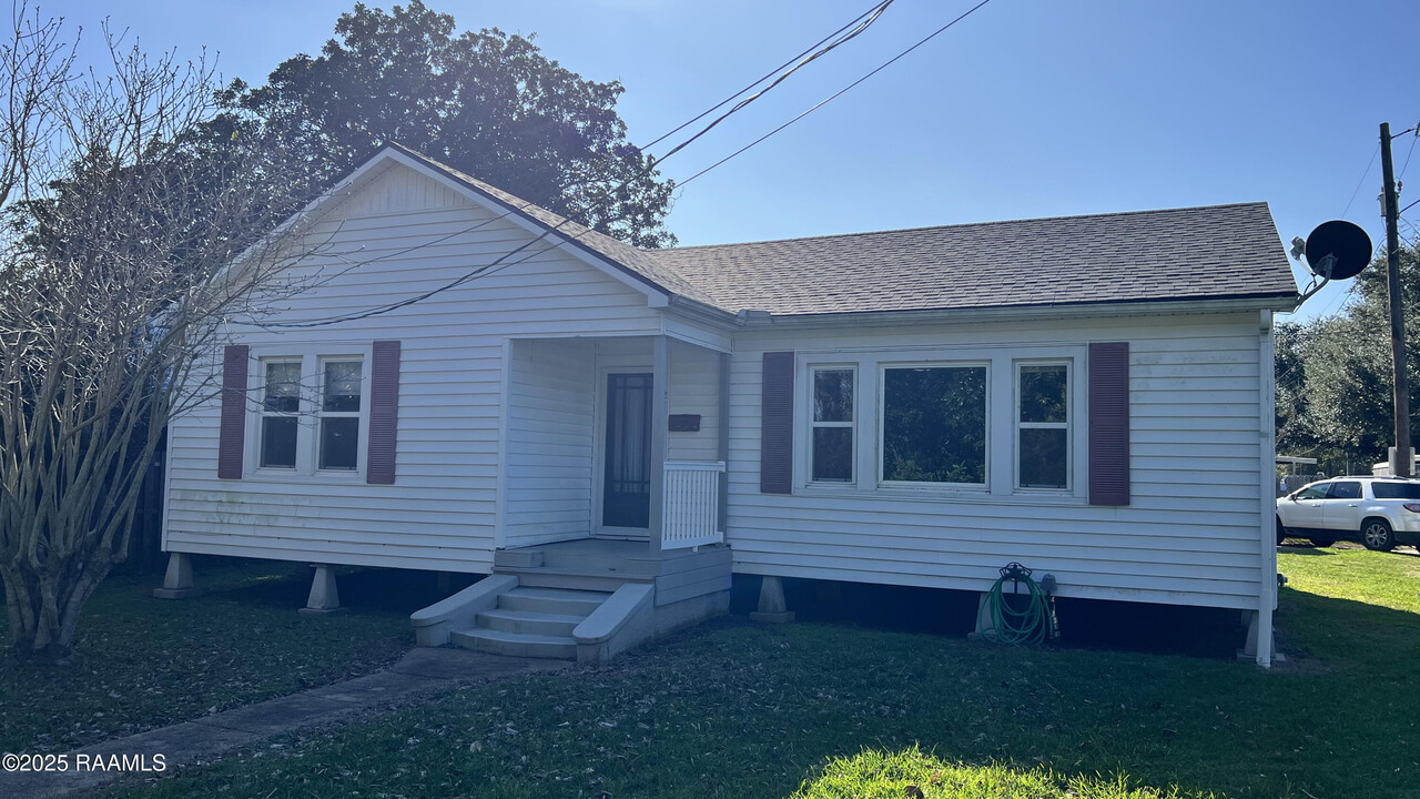 241 Henry St in Lafayette, LA - Building Photo