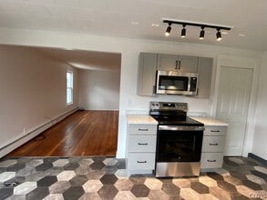 111 W Noyes Blvd in Sherrill, NY - Building Photo - Building Photo