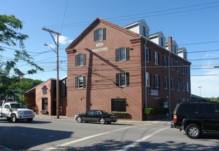 200-202 Merrimac St in Newburyport, MA - Building Photo - Building Photo