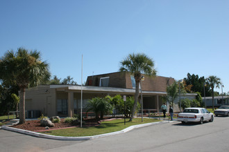 Sunshine Village Mobile Home Park in Lakeland, FL - Building Photo - Building Photo