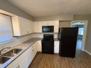 3217 Krem Ave in St. Ann, MO - Building Photo - Building Photo