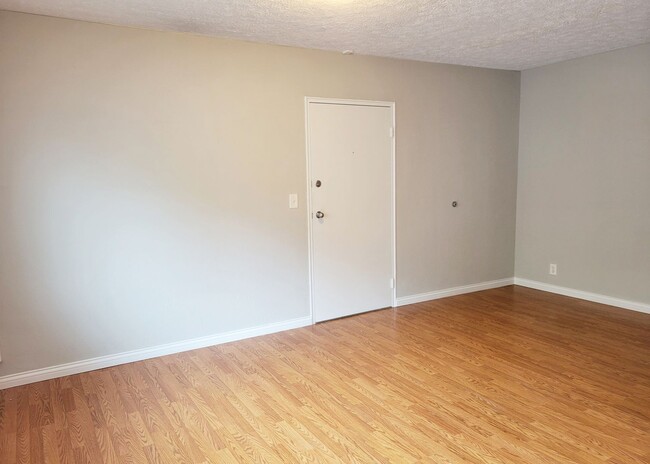 563 Lowell Ave in Cincinnati, OH - Building Photo - Building Photo