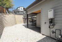 1126 Lott Ave in Austin, TX - Building Photo - Building Photo