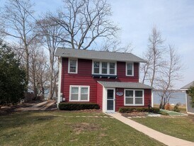 1415 S Shore Dr in Delavan, WI - Building Photo