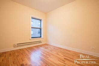 630 W Cornelia Ave in Chicago, IL - Building Photo - Building Photo