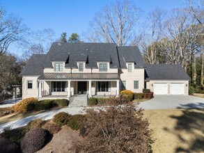 1165 Mt Paran Rd NW in Atlanta, GA - Foto de edificio - Building Photo