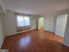 809 Red Lion Rd in Philadelphia, PA - Building Photo - Building Photo