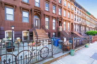 144 Macon St in Brooklyn, NY - Building Photo - Building Photo