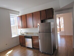 3919 N Greenview Ave, Unit 2F in Chicago, IL - Foto de edificio - Building Photo