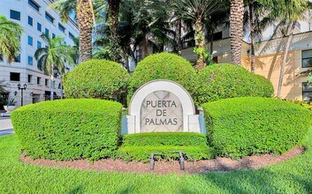 888 Douglas Rd in Coral Gables, FL - Building Photo - Building Photo