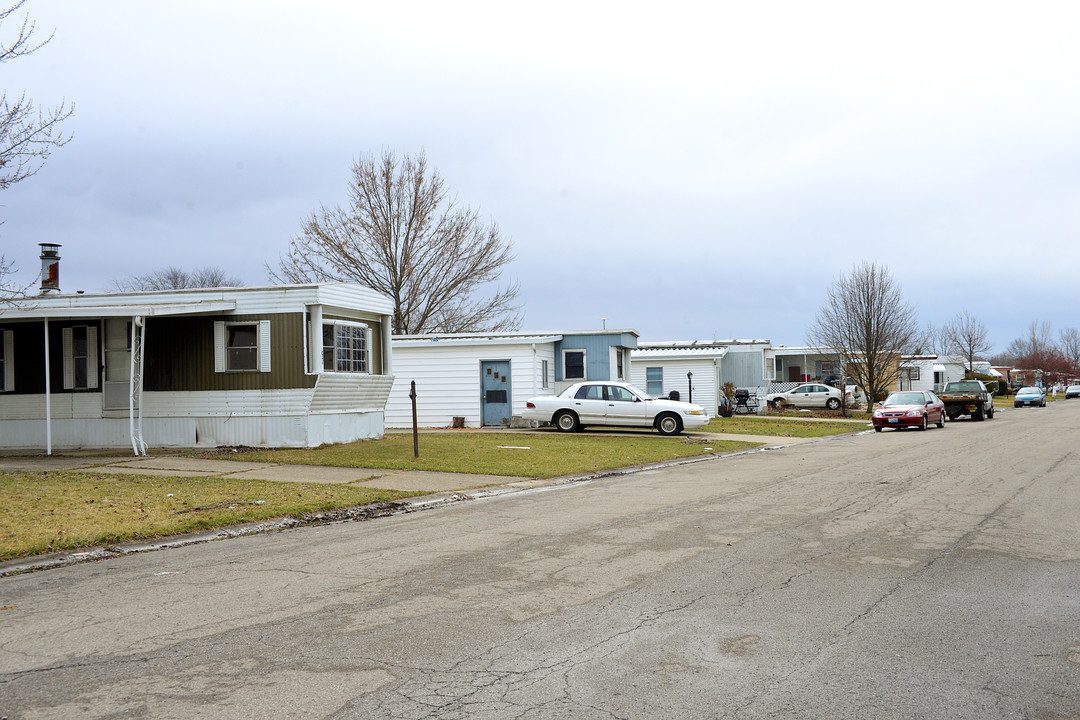 Brookside Village in South Vienna, OH - Foto de edificio