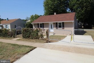 3404 Elmwood Dr in Alexandria, VA - Building Photo - Building Photo