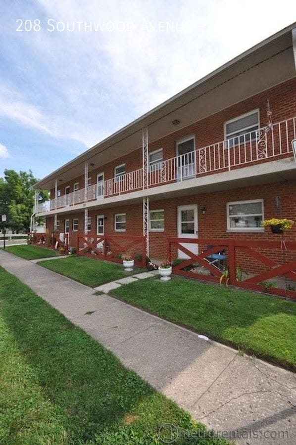208 Southwood Ave