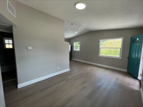 3235 Oakley Ave S in St. Petersburg, FL - Building Photo - Building Photo