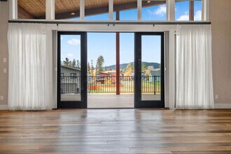 65 Armory Rd in Whitefish, MT - Foto de edificio - Building Photo