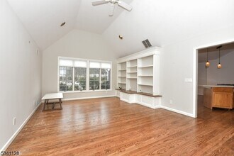 45 Cutlass Rd in Kinnelon, NJ - Building Photo - Building Photo