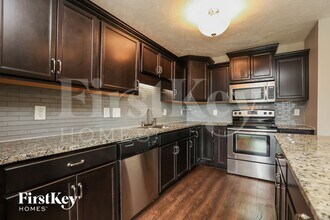 1280 Eagle's View Dr in Clarksville, TN - Foto de edificio - Building Photo