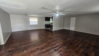 2749 Frontier Ave in Orange Park, FL - Building Photo - Building Photo