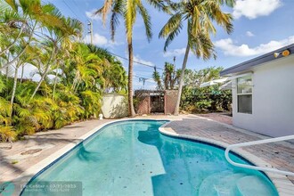 511 SE 13th Ct in Deerfield Beach, FL - Building Photo - Building Photo