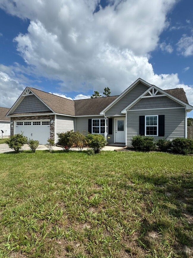 410 Bristol Ln in Hubert, NC - Building Photo - Building Photo