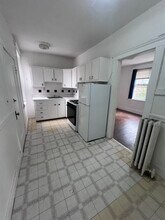 15 Dwight St, Unit 4 in Brookline, MA - Foto de edificio - Building Photo