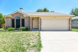 1328 Nicole Way in Burleson, TX - Building Photo