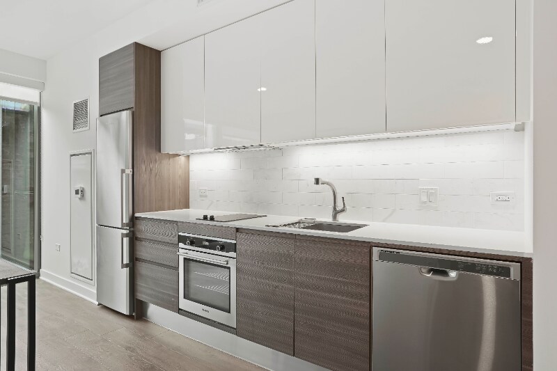 199 W Hubbard St in Chicago, IL - Building Photo