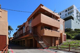 5025 Trojan Ave in San Diego, CA - Building Photo