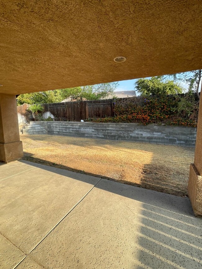 13122 Ridgeway Meadows Dr in Bakersfield, CA - Building Photo - Building Photo