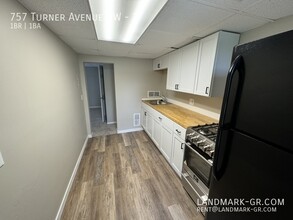 757 Turner Ave NW in Grand Rapids, MI - Building Photo - Building Photo