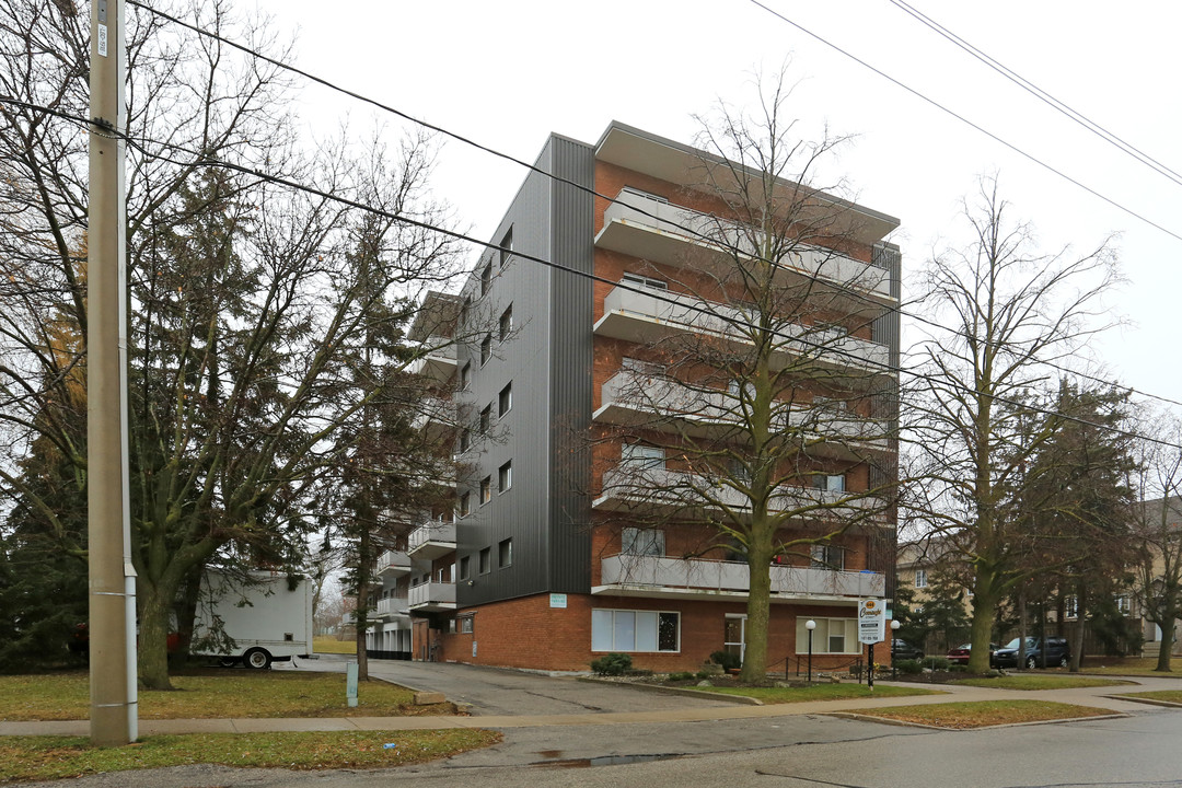 444 Connaught St in Kitchener, ON - Building Photo