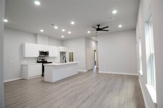 2830 Mansfield St in Houston, TX - Building Photo - Building Photo