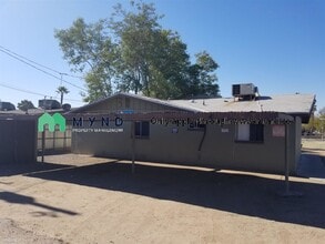 2245 N 29th Pl-Unit -Apt 3 in Phoenix, AZ - Foto de edificio - Building Photo