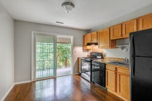 Residences at Covered Bridge in Liverpool, NY - Building Photo