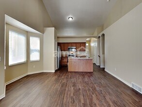 12563 S Stonebridge Cir in Draper, UT - Foto de edificio - Building Photo