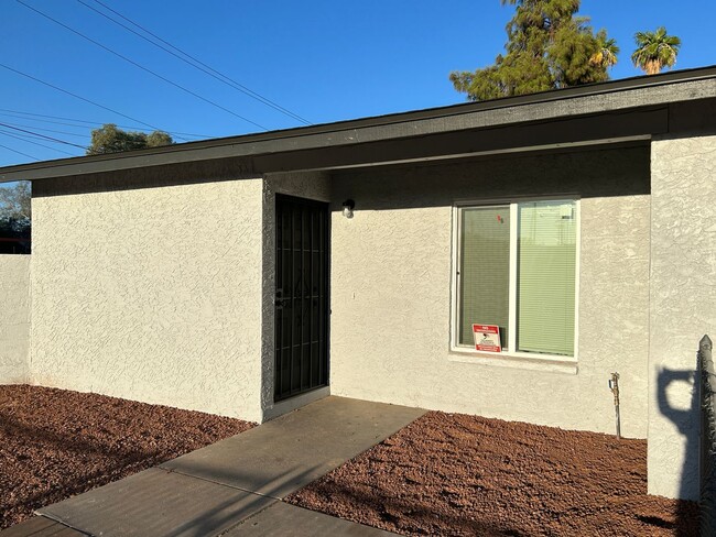 2323 W Fairmount Ave in Phoenix, AZ - Building Photo - Building Photo