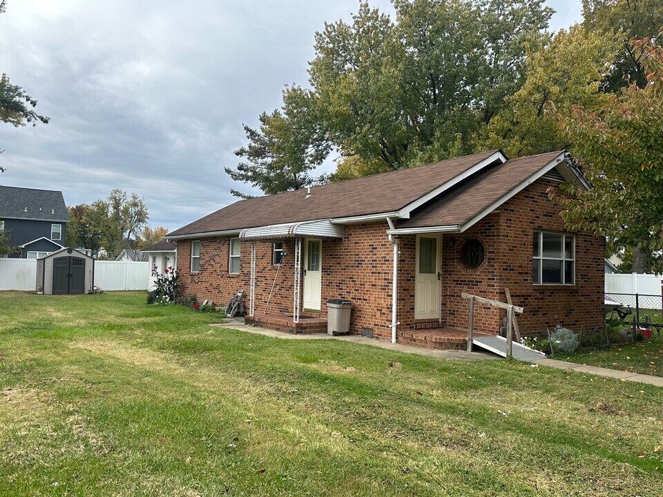 7349 Waldman Ave in Sparrows Point, MD - Building Photo