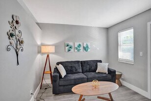 50 Davie Blvd, Unit SI FL2-ID1503960P in Fort Lauderdale, FL - Building Photo