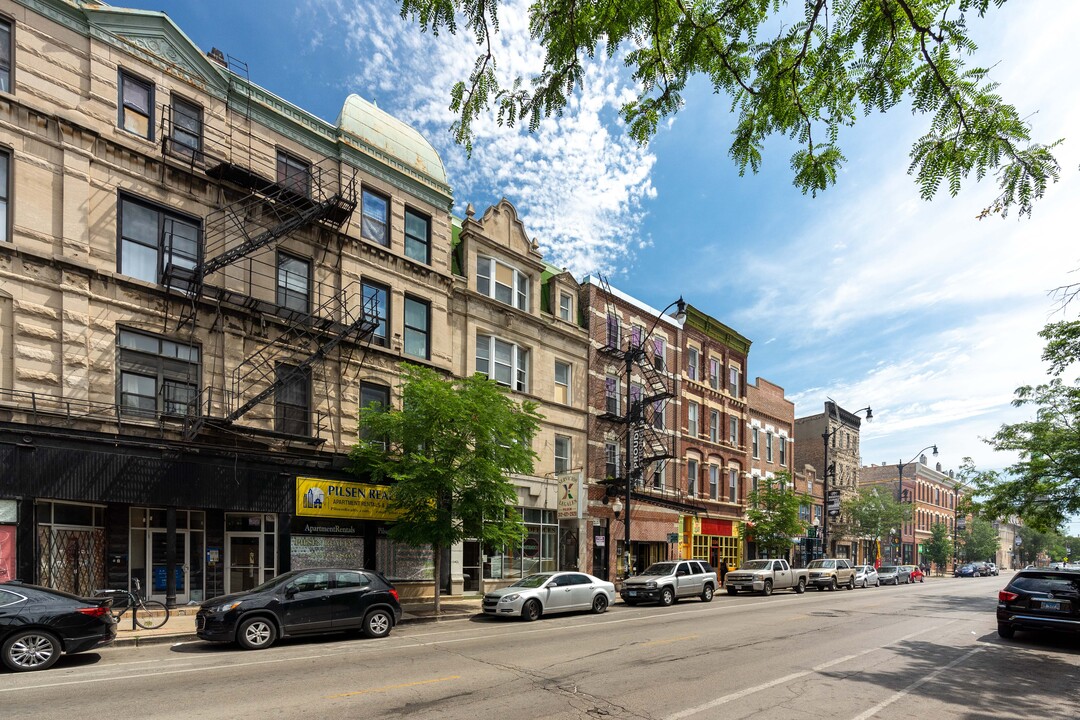 1328 W 18th St. in Chicago, IL - Building Photo